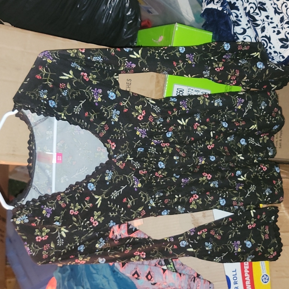 Black small top